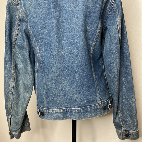 Levi’s size 40L jean jacket. - Picture 12 of 16